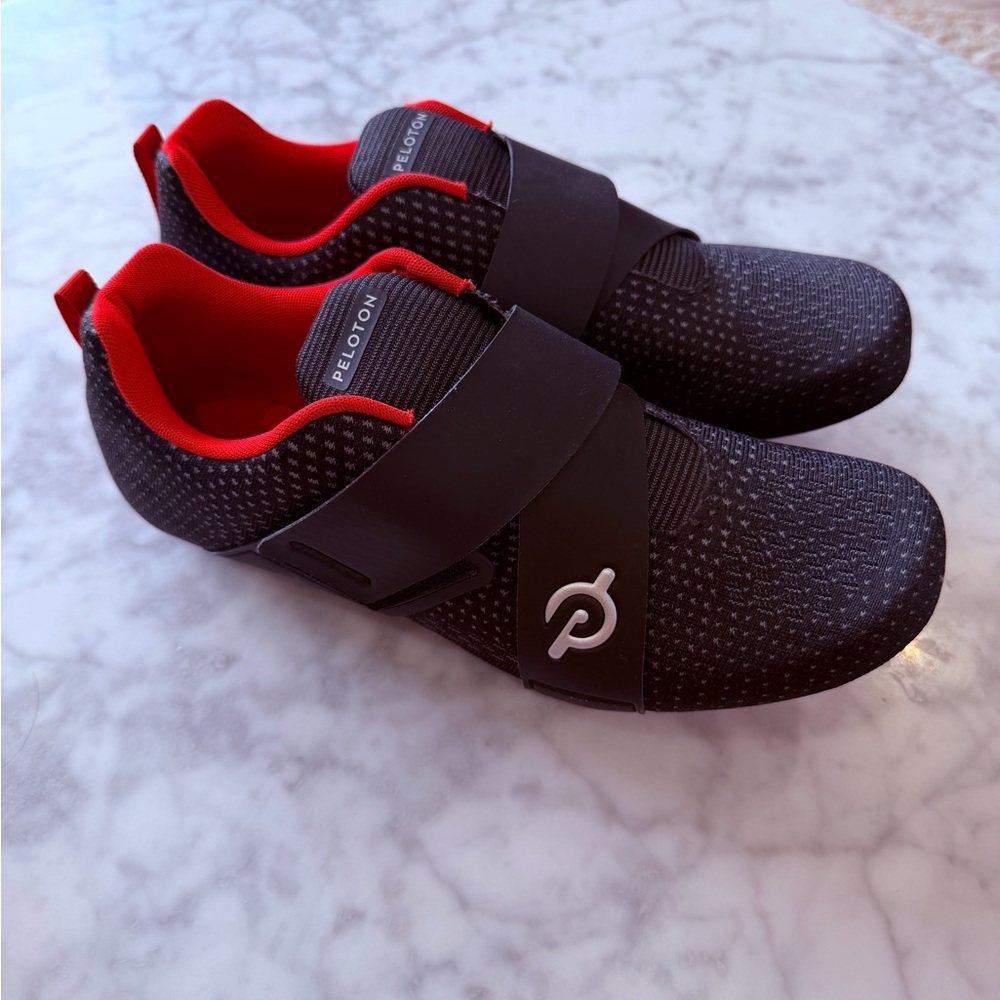Peloton Men’s Black Athletic Cycling Shoes with Red Lining and Strap